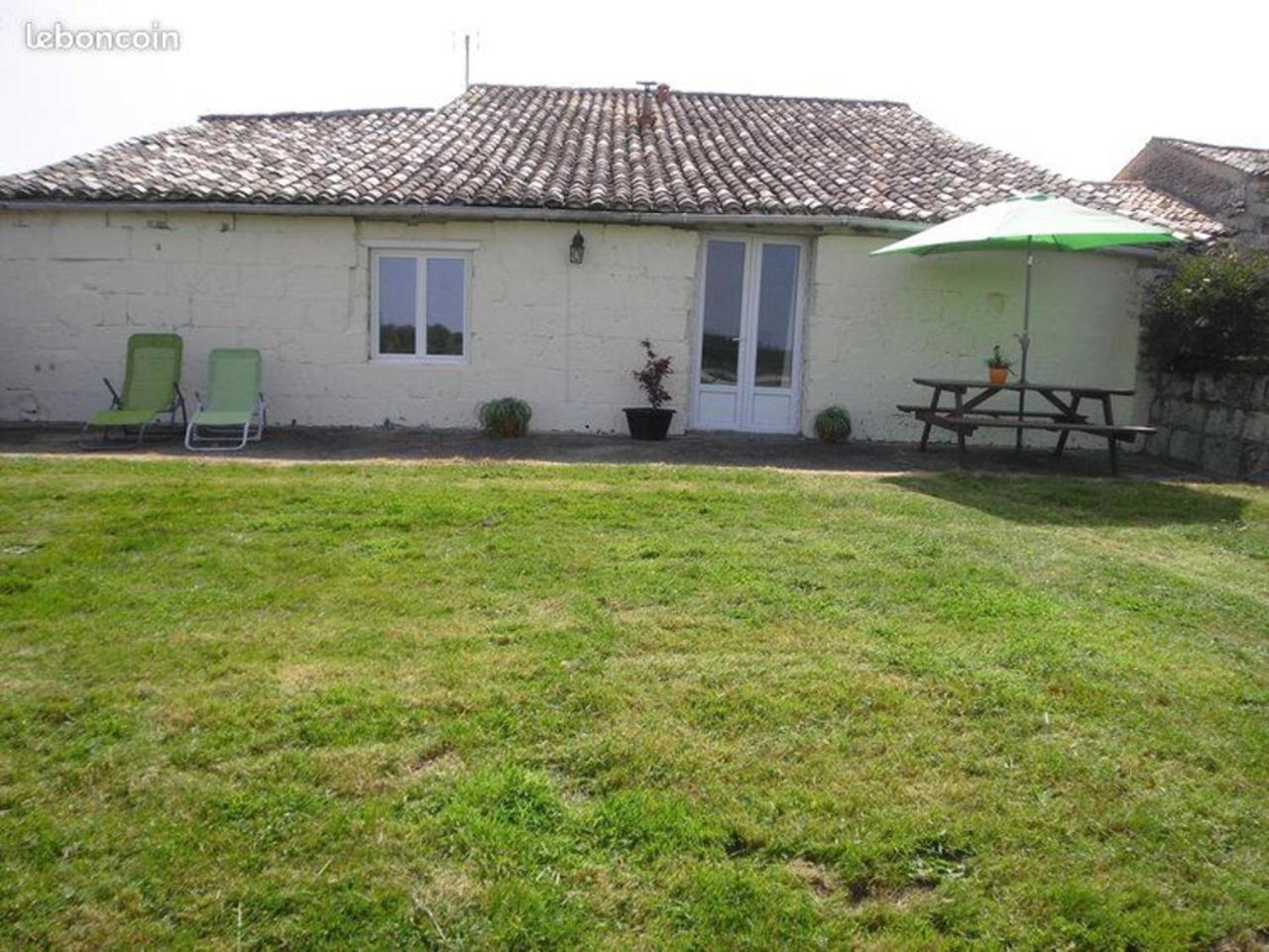 Villa La Petite Grange à Lorignac Extérieur photo